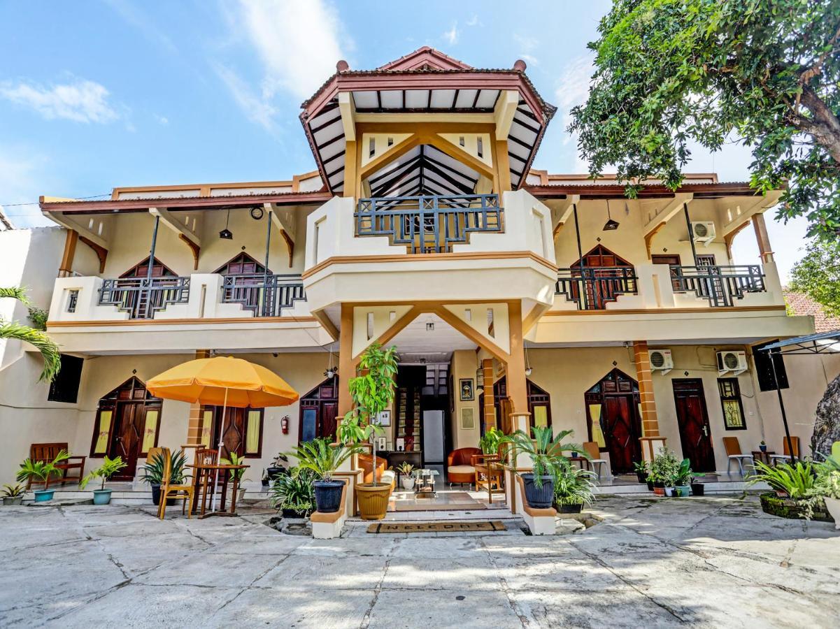 Oyo 91261 Cita Suraya Homestay Бануванги Екстериор снимка