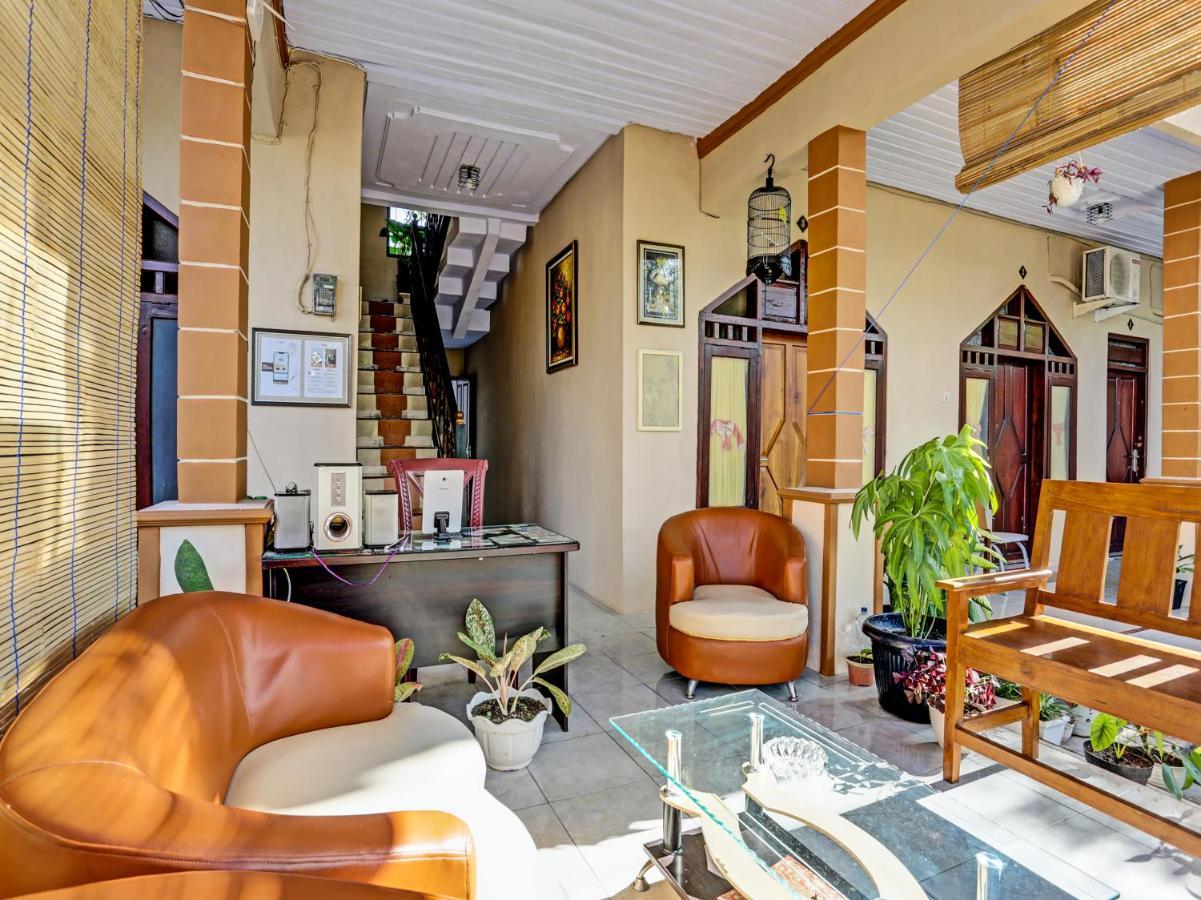 Oyo 91261 Cita Suraya Homestay Бануванги Екстериор снимка