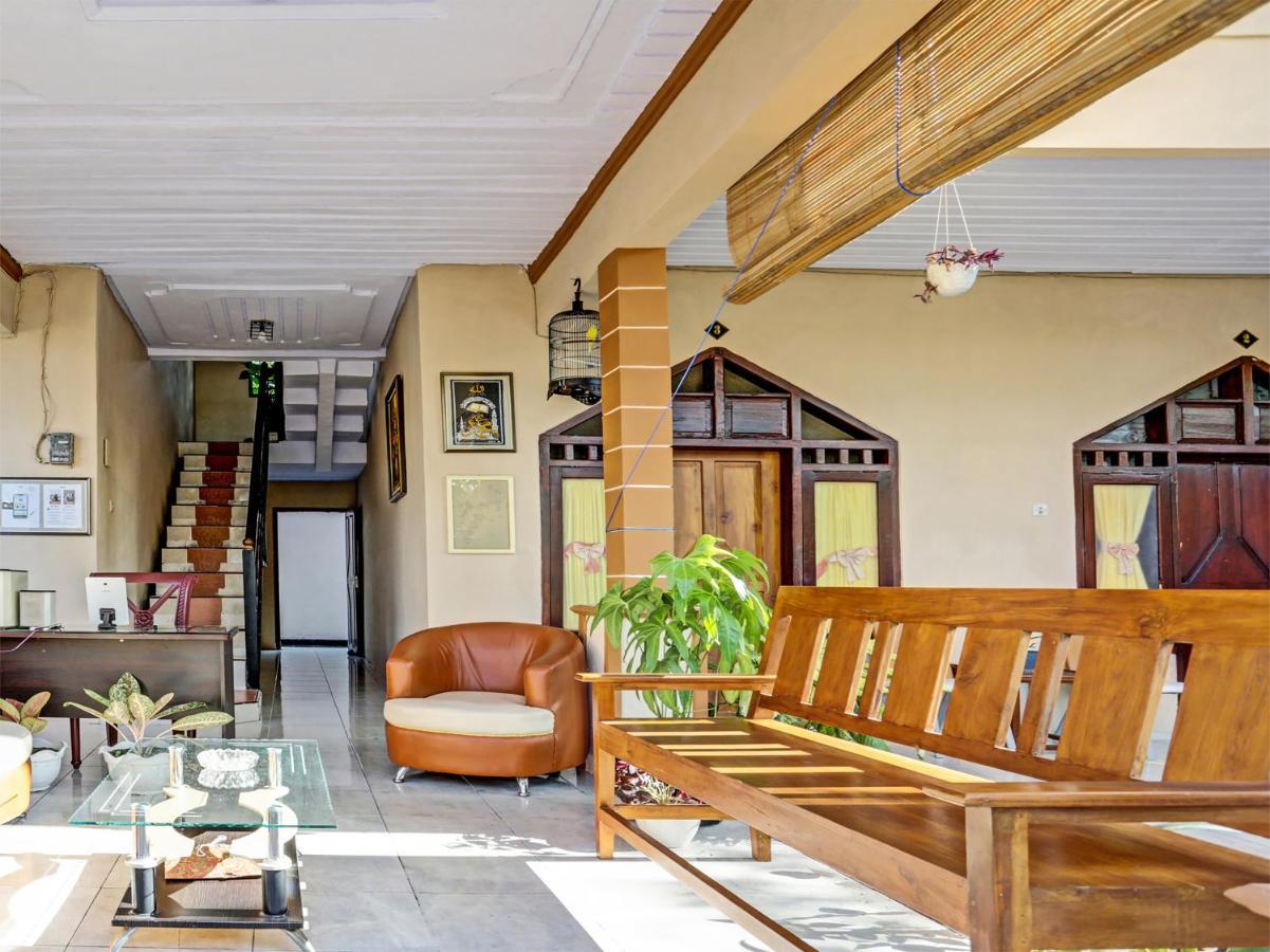 Oyo 91261 Cita Suraya Homestay Бануванги Екстериор снимка