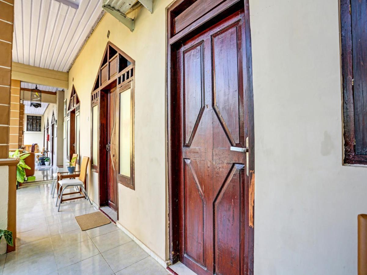 Oyo 91261 Cita Suraya Homestay Бануванги Екстериор снимка