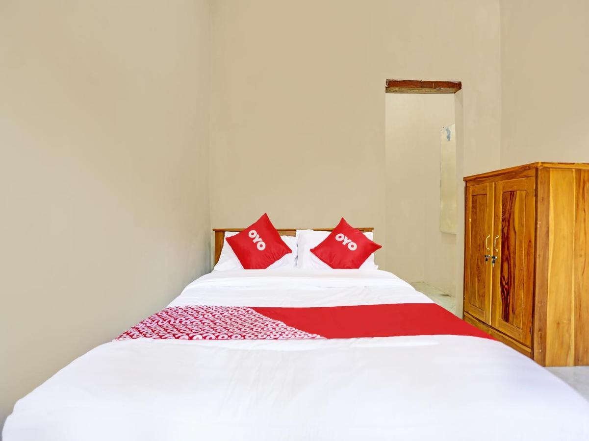 Oyo 91261 Cita Suraya Homestay Бануванги Екстериор снимка