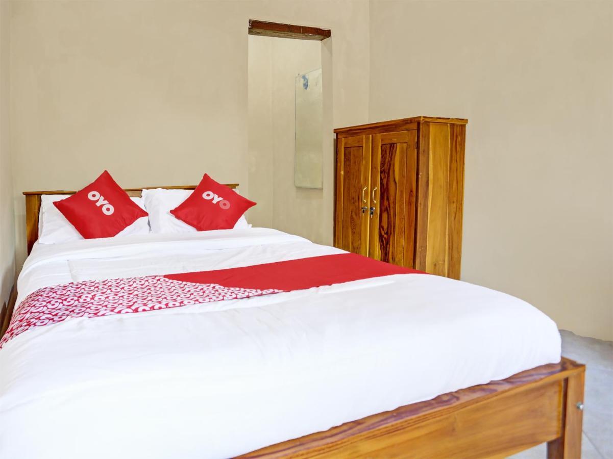 Oyo 91261 Cita Suraya Homestay Бануванги Екстериор снимка