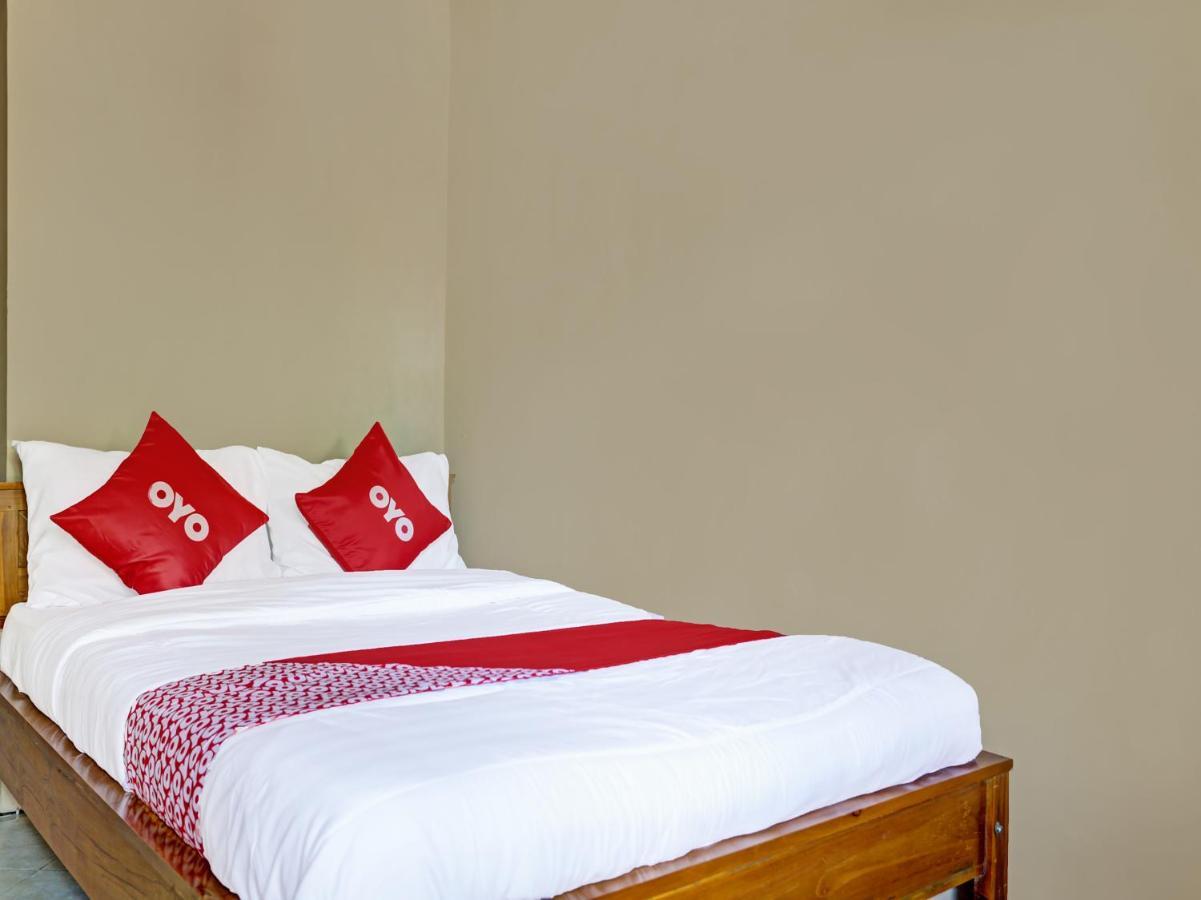 Oyo 91261 Cita Suraya Homestay Бануванги Екстериор снимка