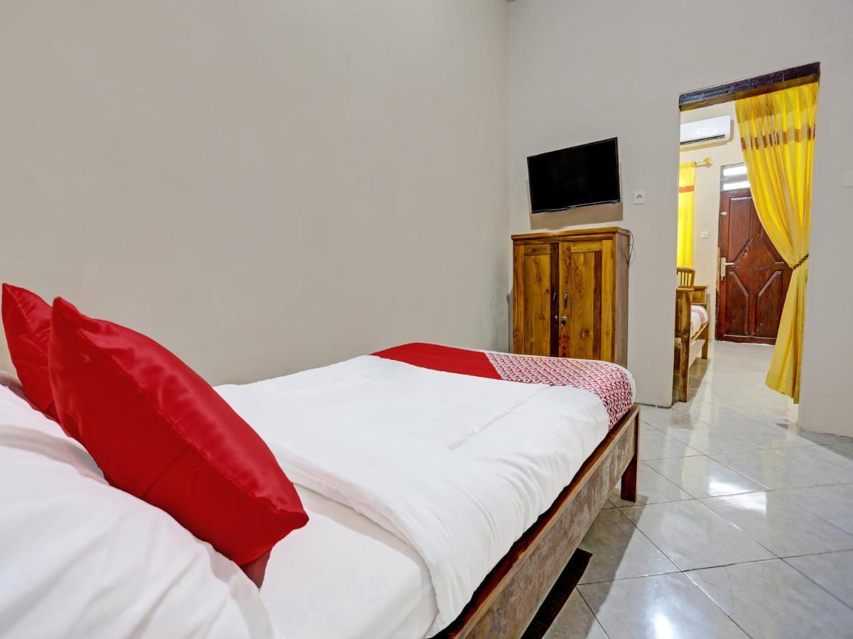 Oyo 91261 Cita Suraya Homestay Бануванги Екстериор снимка