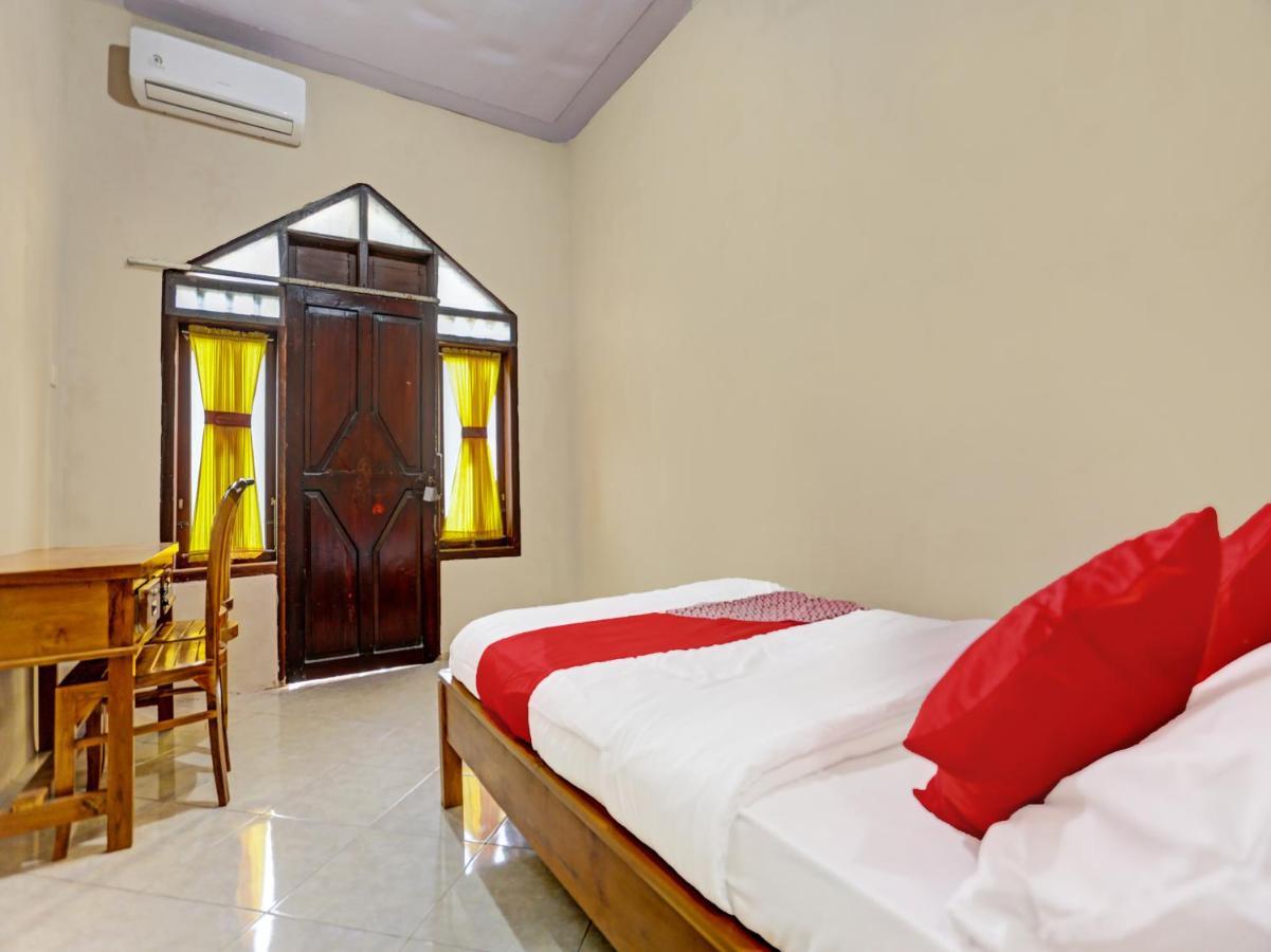 Oyo 91261 Cita Suraya Homestay Бануванги Екстериор снимка
